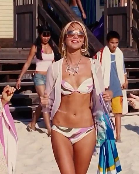 2000s Movie Fashion, Movie 2000s, Aquamarine Movie, Arielle Kebbel, Ordinary Girls, Girl Movies, Malibu Barbie, Pink Girly Things, Movie Fashion