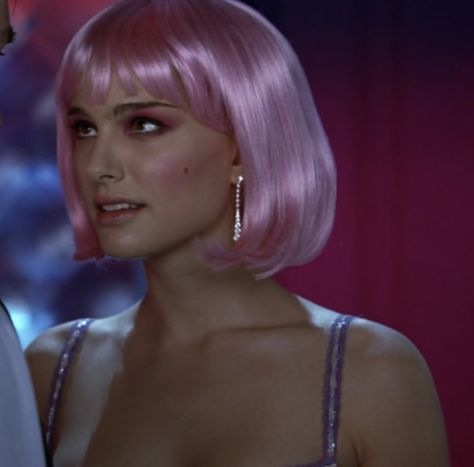 Natalie Portman Icons, Natalie Portman 90s, Natalie Portman Icon, Natalie Portman Closer, Closer 2004, Alice Ayres, Closer Movie, Film And Tv, Girl Movies