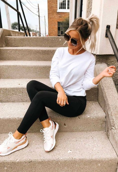 Almost Ready Blog, Look Legging, Almost Ready, Athleisure Fashion, Beauty And Fashion, Sporty Outfits, Mom Outfits, Mom Style, Fall Winter Outfits