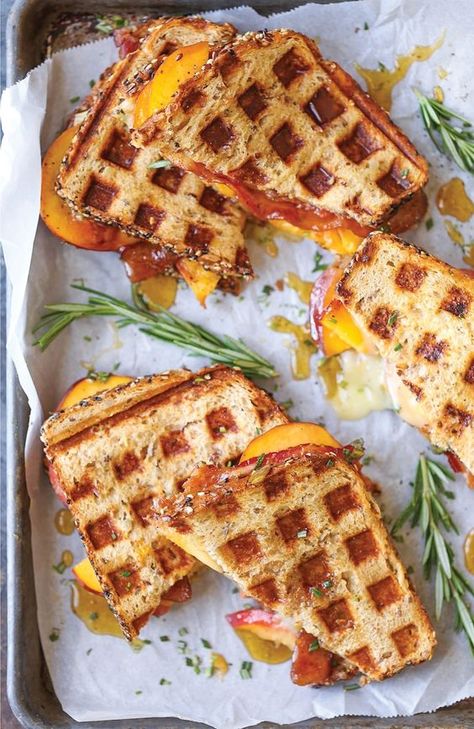 Fresh peaches, peach preserves, crisp bacon and ooey gooey melted brie sandwiches made right in the waffle maker for these delicious peach bacon brie grilled cheese sandwiches! Bacon Brie Grilled Cheese, Grilled Cheese Bar, Bacon Brie, Brie Grilled Cheese, Melted Brie, Brie Sandwich, Bacon Grilled Cheese, Peach Preserves, Cheese Bar