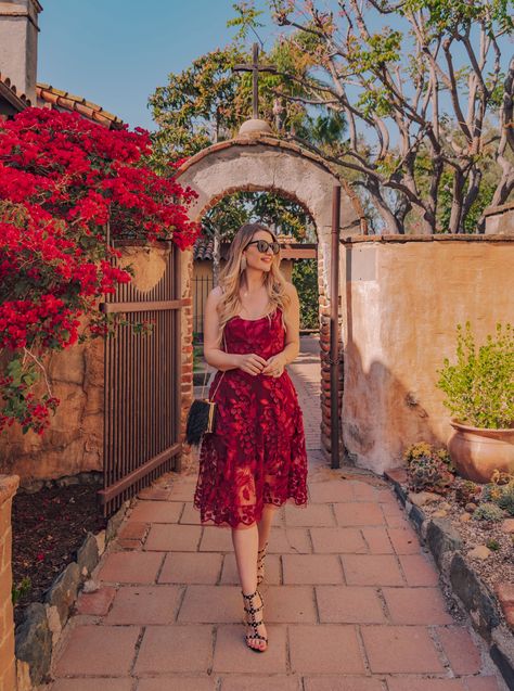 burgundy floral cocktail dress for wedding guest dress Burgundy Dress Outfit Wedding, Cocktail Dress For Wedding Guest, Cocktail Dress For Wedding, Burgundy Dress Outfit, Wedding Guest Dress Ideas, Fall Wedding Guest Dresses, Dress For Wedding Guest, Square Neckline Dress, Day Outfit Ideas