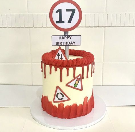 Learner Driver, Birthday Cupcakes Boy, 17 Birthday Cake, Daisy Cake, Daisy Cakes, 16 Cake, 18th Birthday Cake, Mini Cake, 17th Birthday