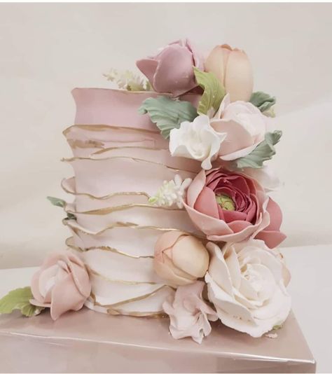 Unique Bday Cake, Birthday Cake Ideas For Women, Cake Ideas For Women, Lavender Cake, Single Tier Cake, New Birthday Cake, Unique Birthday Cakes, 50 Wedding Anniversary Gifts, Luxury Cake