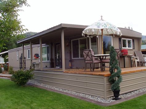 The Best Mobile Home Remodel EVER! - See more at Mobile & Manufactured Home Living - http://mobilehomeliving.org/?p=245 Manufactured Home Porch Ideas, Manufactured Home Porch, Mobile Home Redo, Single Wide Remodel, Mobile Home Remodel, Mobile Home Skirting, Mobile Home Repair, Mobile Home Makeovers, Mobile Home Makeover