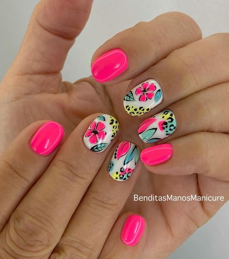 Leopard Nails Summer, Neon Nail Ideas Summer 2023, Summertime Nail Ideas, Glittery Summer Nails, Cruise Nail Art, Summer Gel Nail Art, Fun Summer Nail Designs, Hot Summer Nails, Nail Sparkle