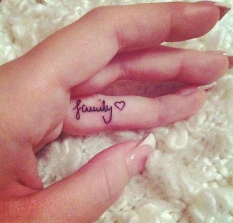 Tiny tattoo on your finger. Inner Finger Tattoo, Wörter Tattoos, One Word Tattoos, Finger Tattoo For Women, Finger Tattoo Designs, Small Girl Tattoos, Tattoos For Daughters, Hip Tattoo, Word Tattoos