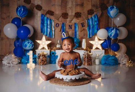 Cookie Monster 1st Birthday Smash Cake, Cookie Monster Photo Shoot 1st Birthdays, Cookie Monster 6 Month Photo Shoot, Cookie Monster Photo Shoot, Cookie Monster 1st Birthday Photoshoot, Cookie Monster Birthday Party, Cookie Monster Cake, Monster Photos, Monster 1st Birthdays