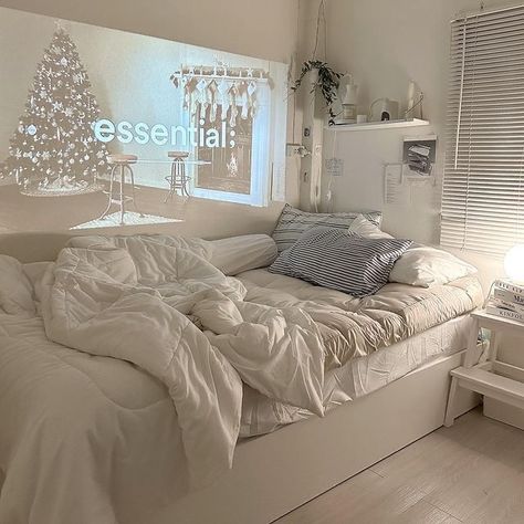 White Room Decor, Room Redesign, Dekorasi Kamar Tidur, Redecorate Bedroom, Minimalist Room, Cozy Room Decor, Dreamy Room, Dream Room Inspiration, Room Makeover Bedroom