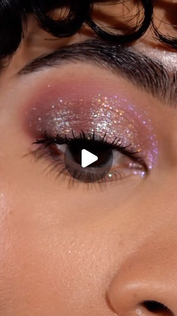 Cosmic Eyeshadow, Easy Eyeshadow Tutorial, Eyeshadow Neutral, Simple Eyeshadow Tutorial, Multichrome Eyeshadow, Easy Eyeshadow, Sparkly Eyeshadow, Simple Eyeshadow, Indie Makeup