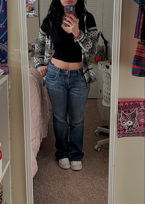 Plus Size Jeans Outfit Casual, Aesthetics Outfits, Midsize Outfits, Fake Acc, School Fit, Outfits Girl, Early 2000s Fashion, Jeans Outfit Casual, Outfit Inspo Casual