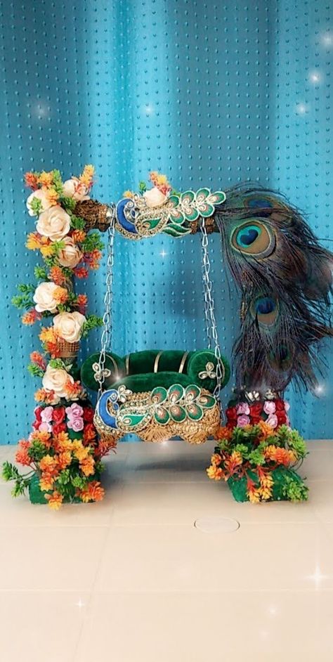 Kanha Ji Jhula Design, Kanha Decoration Ideas, How To Decorate Krishna Jhula, Kanha Janmashtami Decoration, Krishan Ji Jhula Decoration, Gopal Ji Jhula Decoration, Janmastami Decorations At Home Jhula, Jhula Making For Laddu Gopal, Krishna Jhula Decoration Ideas At Home