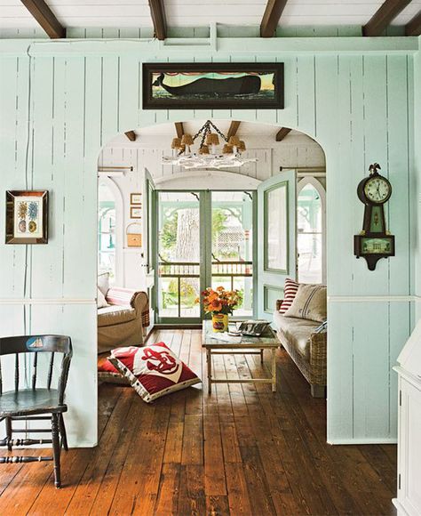 Design Style 101: New England Traditional New England Decor, New England Home Interiors, New England Coastal Homes, New England Style Interiors, Coastal New England Home, New England Decor, England Farmhouse, Coastal New England, Coastal Living Magazine