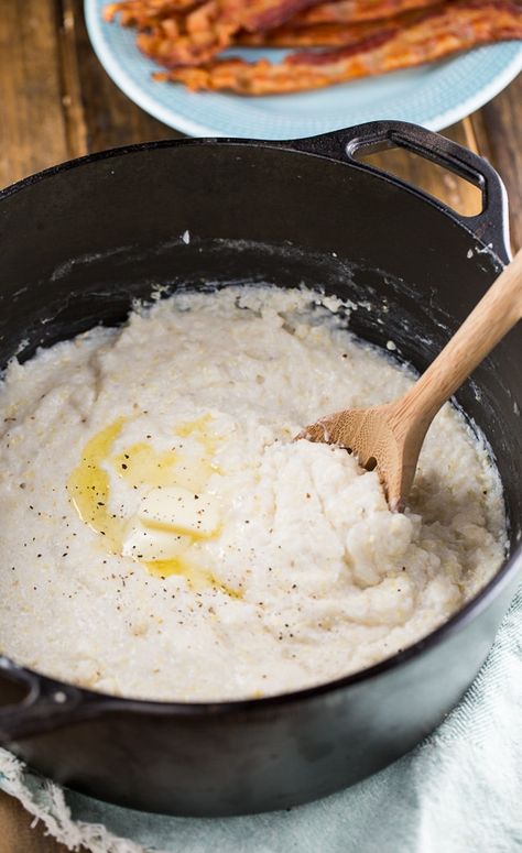 Cream Cheese Grits - super rich and creamy. Cream Cheese Grits, Crockpot Grits, Frozen Eggs, Cheese Grits Recipe, Frozen Recipes, Spicy Southern Kitchen, Frozen Dinner, Frozen Hashbrowns, Southern Breakfast