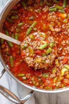 Hamburger Soup - #soup #recipe #eatwell101 - Simmered to perfection and designed to satisfy, this hearty beef soup is loaded with good-for-you ingredients! - #recipe by #eatwell101 #turkeyrecipe Soup Low Carb, Beef Soup Recipes, Hamburger Soup, Keto Soup, Low Carb Soup, Beef Soup, Diet Keto, Low Carb Keto Recipes, Wooden Spoon