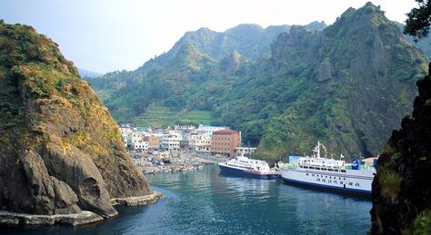 Ulleungdo (Island). This is really far from where we'll be living, but I want to go! Camping weekend? Islands To Visit, I Want To Travel, Beautiful Places In The World, Wanderlust Travel, Beautiful Islands, Lonely Planet, Places Ive Been, South Korea, Seoul