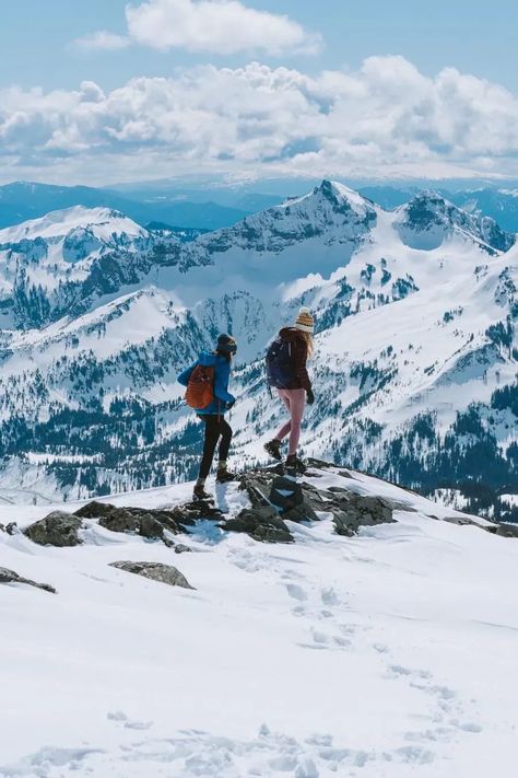 Best National Parks to Visit in Winter in outdoor winter activity Cider Photography, Pnw Winter, Winter Hiking Gear, Mount Shasta California, Snowboarding Aesthetic, Ski Pack, Best Places To Take Pictures, Northern Lights Viewing, Outdoor Winter Activities