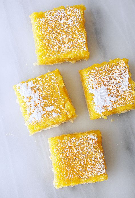 passionfruit bars Passionfruit Bars, Passionfruit Dessert, Fruit Bars Recipe, Passion Fruit Cake, Passionfruit Recipes, Momofuku Milk Bar, Fruit Bar, Filipino Desserts, Lemon Bars