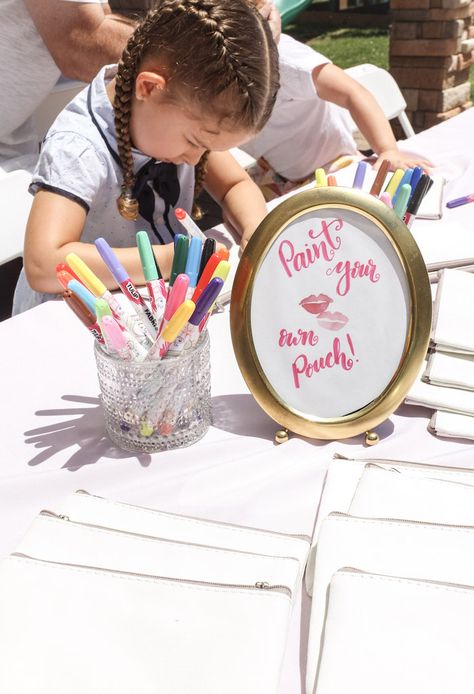 Makeup Party Activities, Salon Party Ideas, Makeup Theme Party Games, Makeup Theme Birthday Party, Make Up Birthday Party Ideas, Kids Makeup Party, Salon Party For Girls Birthday, Glamour Birthday Party Ideas, Make Up Party Ideas Kid Birthdays