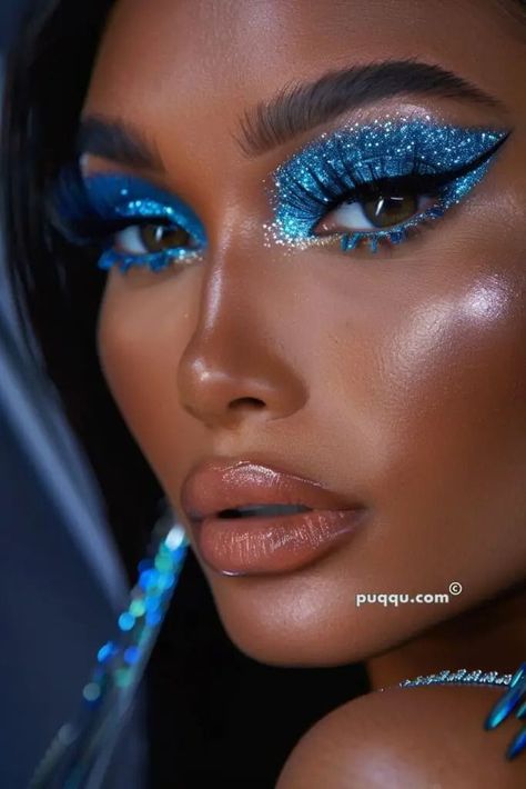 Gradient Eyeshadow, Asian Makeup Tips, Teal Makeup, July Makeup, Futuristic Makeup, Asian Makeup Tutorials, Korean Makeup Tips, Metallic Makeup, Gyaru Makeup