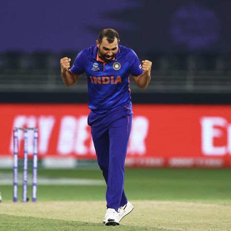 According to reports, Mohammad Shami is set to replace Jasprit Bumrah in the India squad for the upcoming T20 World Cup 2022 🏏 Mohammad Siraj to be added in the Standby list 🇮🇳 #cricket #Virat #cricketbat #cricketfans #cricketnews #cricketfacts #cricketfever #Dhoni #TrendingNews #T20 Mohammad Shami Cricket, Md Shami Cricket, Cricket World Cup 2022, Mohammad Siraj, Mohammad Shami, T20 World Cup 2022, Jasprit Bumrah, Black Wallpapers Tumblr, Decent Wallpapers