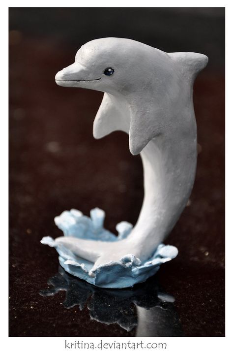 Clay Dolphin Tutorial, Dolphin Clay Sculpture, Sea Creature Clay Sculptures, Ceramic Animals Sculpture Easy, Dolphin Ceramics, Whale Clay Sculpture, Polymer Clay Dolphin, Easy Ceramic Sculpture Ideas, Animal Sculptures Clay Easy