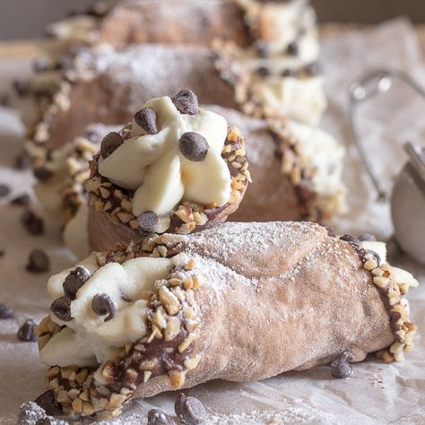 Ricotta Chocolate, Smoked Eggs, Cannoli Shells, Holy Cannoli, Cannoli Recipe, Italian Recipes Dessert, Italian Pastries, Italian Pastry, Italian Dessert