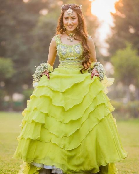 green lehenga, floral jewellery, mehendi outfits, ruffled skirt, white kalire Dress For Mehndi Function, Mehandi Dresses For Brides, Mehandi Function Dresses, Dresses For Mehndi Function, Dress For Mehndi, Mehndi Outfit For Bride, Mehendi Ceremony Outfits, Mehendi Outfits For Bride, Haldi Outfit For Bride