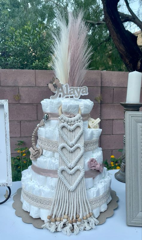 BOHO Baby diaper cake Neutral Diaper Cake Ideas, Boho Diaper Cake Boy, Boho Baby Shower Cake Girl, Baby Girl Diaper Cake Ideas, Boho Diaper Cake Girl, Rainbow Diaper Cake, Boho Diaper Cake, Boho Baby Shower Cake, Halloween Shower Ideas