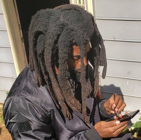 Freeform Dreads, Mens Dreadlock Styles, Freeform Locs, Dreadlock Rasta, Natural Crown, Hair Twists Black, Black Hair Inspiration, Dreadlock Hairstyles For Men, Dreadlock Styles