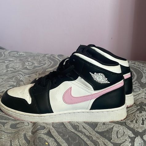 Air Jordan 1 artic pink Air Jordan 1 Mid Gs, Air Jordan 1 Mid, Pink Shoes, Jordan 1 Mid, Air Jordan 1, Puma Sneaker, Jordan 1, White Light, Air Jordan