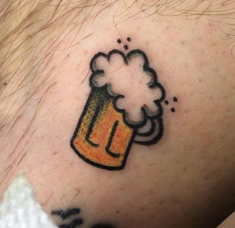 A beer fan got a cute, frothy pint design Beer Tattoo, Traditional Tattoo Man, Beer Tattoos, Traditional Tattoo Old School, Petit Tattoo, Tattoo Filler, Traditional Tattoo Sleeve, Old School Tattoo Designs, Tatuaje A Color