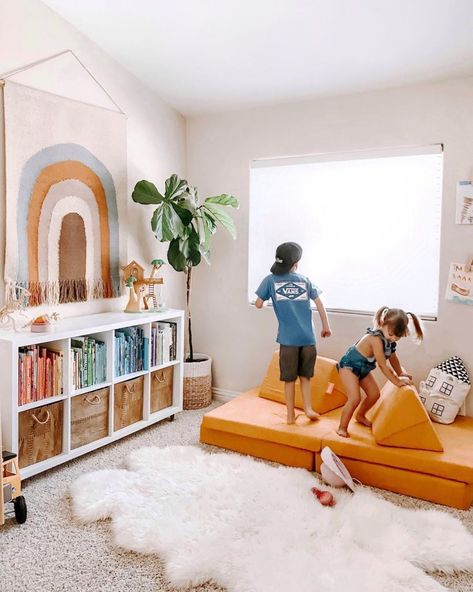 5 Ways to Style a Bookshelf in Your Kids’ Room Style A Bookshelf, Diy Bookshelf Kids, Kids Room Bookshelves, Kids Rooms Inspo, Room Bookshelf, Baby Playroom, Toddler Playroom, Activity Room, Playroom Design