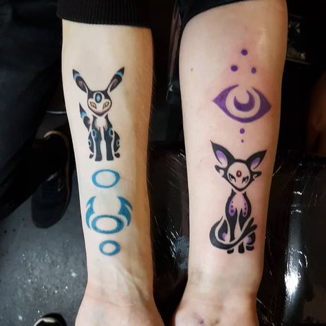 Brother Sister Tattoo Pokemon, Pokemon Couple Tattoos, Anime Sibling Tattoos, Umbreon And Espeon Tattoo, Glaceon Tattoo, Anime Couple Tattoos, Espeon Tattoo, Umbreon Tattoo, Pikachu Tattoo Design