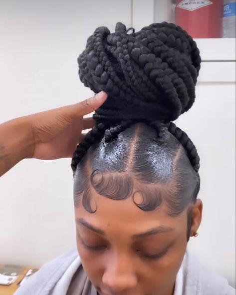 Des Dior Braids, Hairstyles With Curly Weave, Knottles Braids, Edges Fluffy, Des Dior, Fluffy Edges, Hair Growth Kit, Curly Weave, Natural Hair Bun Styles