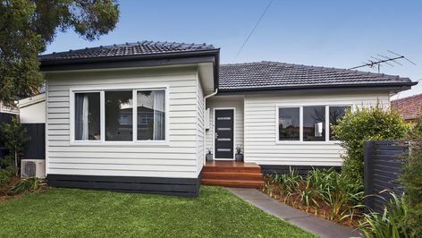 1950 House Exterior, 1930 House Exterior, Weatherboard House Exterior, White Weatherboard House, 1950s House Renovation, 1950 House, Weatherboard Exterior, Cottage Makeover, Weatherboard House