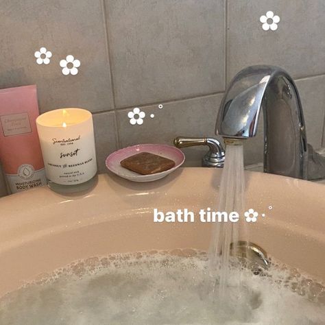 𝑪 on Twitter: "start the new year off in a big way… " Cute Bath Aesthetic, Bath Soak Aesthetic, Bath Aesthetic Girl, Self Care Aesthetic Ideas Bath, Bath Tub Self Care Aesthetic, Pretty When You Cry, Healthy Girl, Night Routine, Moisturizing Body Wash