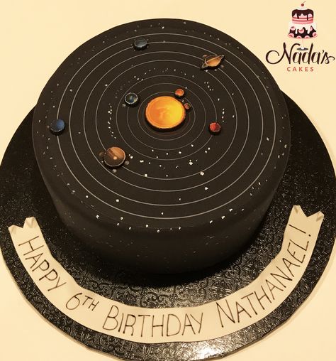 Solar System Themed Birthday Cake Birthday Cake Science Theme, Interstellar Birthday Cake, Birthday Cake Planets, Bento Cake Galaxy, Astronomy Birthday Cake, Astronomy Cake Ideas, Solar System Cakes For Kids, Astronomy Cake, Galaxy Theme Cake