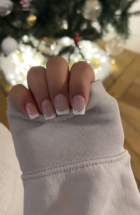 French Tip Gel Nails, Gel Nails French, Unghie Sfumate, Manikur Kuku, Christmas Nails Easy, Christmas Gel Nails, Simple Gel Nails, Girly Acrylic Nails, French Tip Acrylic Nails