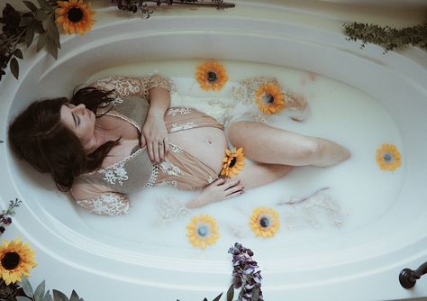 Maternity milk bath photography Maternity Bath Tub Shoot, Milk Bath Maternity, Maternity Photography Poses Outdoors, Milk Bath Photography, Pregnancy Pictures, Bath Photography, Pregnancy Photo, Maternity Photography Poses, Milk Bath