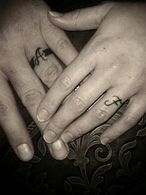 wedding ring tattoos....doing this on our anniversary!! Tattoo Wedding Rings For Men, Bands Tattoo, Wedding Ring Tattoo Ideas, Ring Tattoo Ideas, Tattoo Rings, Crosses Diy, Wedding Ring Tattoos, Wedding Band Tattoo, Rings Tattoo