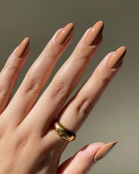 "Chocolate Milk" Nails Are Winter's Quiet Luxury Mani Trend Milk Nails, Chrome Nail Polish, Brown Nail Polish, Pink Chrome Nails, Milk Color, Fall Nail Trends, Purple Vibe, Pink Chrome, Nude Nail Designs