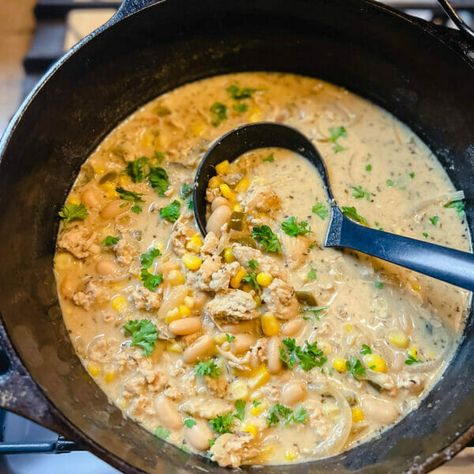 Chili With Corn, Ground Chicken Chili, Corn Chili, Chili Easy, Chicken Chili Crockpot, White Bean Chicken Chili, Corn Chicken, White Chili, White Chili Chicken Recipe