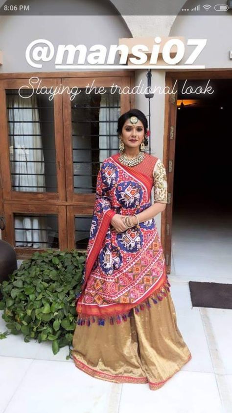 Wedding Chaniya Choli, Designer Lehnga Choli, Silk Kurti Designs, Choli Dress, Indian Outfits Lehenga, Patola Saree, Long Kurti Designs, Half Saree Designs, Plus Size Cocktail Dresses