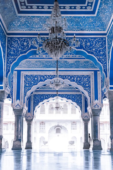 travel Blue Indian Aesthetic, Jaipur City Palace, City Palace Jaipur, Jaipur City, City Houses, Jaipur Travel, Town Planning, Trip To India, Muslim Family