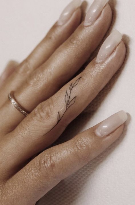 Small Delicate Hand Tattoos For Women, Small Leaf Finger Tattoo, Long Finger Tattoo, Fine Line Thumb Tattoo, Vines Finger Tattoo, Left Right Hand Tattoo, Small Dainty Hand Tattoos, Minimal Tattoo Finger, Finger Tattoos Leaves