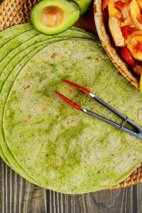 Healthy Spinach Wrap (Spinach Tortilla) - IzzyCooking Spinach Tortilla Wraps, Spinach Sandwich, Spinach Wrap, How To Make Spinach, Low Sugar Diet Recipes, Spinach Tortilla, Spinach Wraps, Healthy Low Carb Dinners, Healthy Wraps