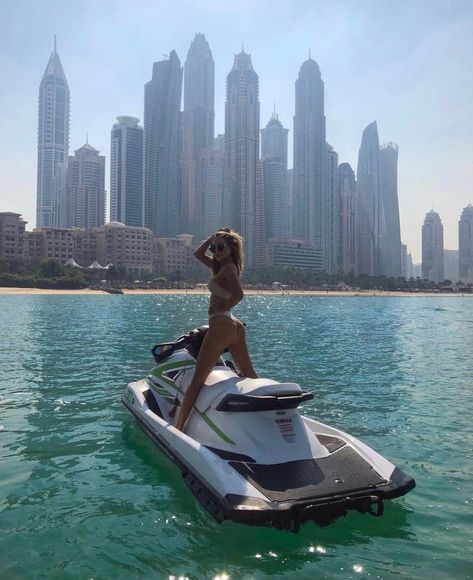 Ski Pictures, Ski Aesthetic, Dubai Beach, Dubai Holidays, Dubai Vacation, Best Travel Destinations, Dubai Aesthetic, Summer Picture Poses, Luxury Lifestyle Dreams