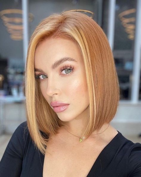 Bangs Aesthetic, One Length Haircuts, Copper Blonde Hair, Kort Bob, Strawberry Blonde Hair Color, Textured Haircut, Spring Hair Color, Bangs Short, Strawberry Blonde Hair