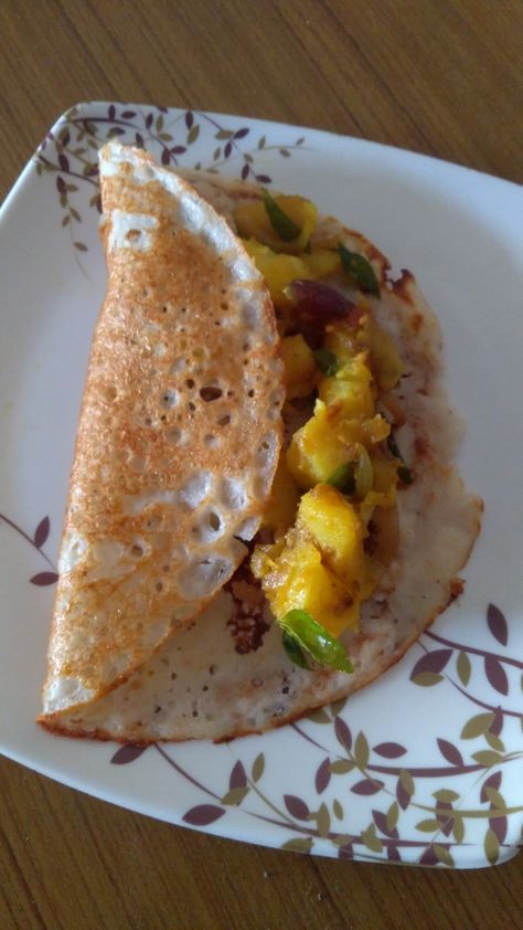 Homemade dosa Dosa Snap, I Am Free, Yummy Comfort Food, Snap Food, Food Snapchat, Android Wallpaper, New Recipes, Mumbai, Comfort Food