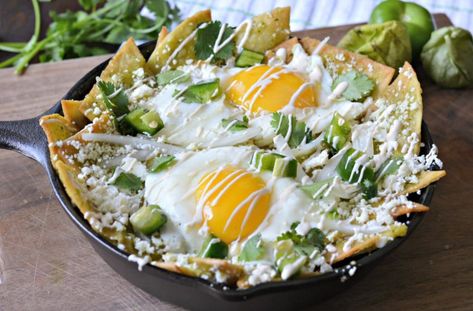 This Healthy and Easy Chilaquiles Recipe is a complete breakfast option which omits the step of frying tortilla chips from the original recipe and is delicious! Nopales Recipes Mexican, Cook Off Recipes, Nopales Recipes, Chilaquiles Verdes Recipe, Easy Chilaquiles Recipe, Easy Chilaquiles, Mexican Food Desserts, Breakfast Mexican, Traditional Mexican Breakfast